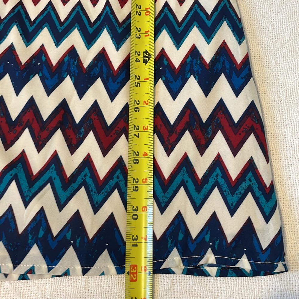 Speechless Shift Dress Burgundy Navy Chevron Print - Picture 8 of 14
